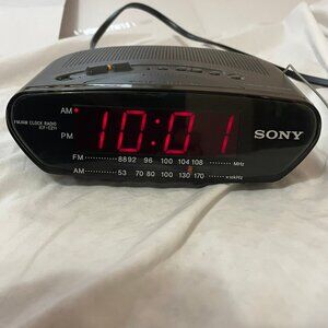 Sony Dream Machine ICF-C211 Alarm Clock FM / AM Radio Missing Battery Door Video